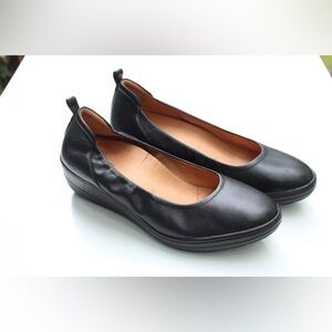 Vionic Jaycee low wedges